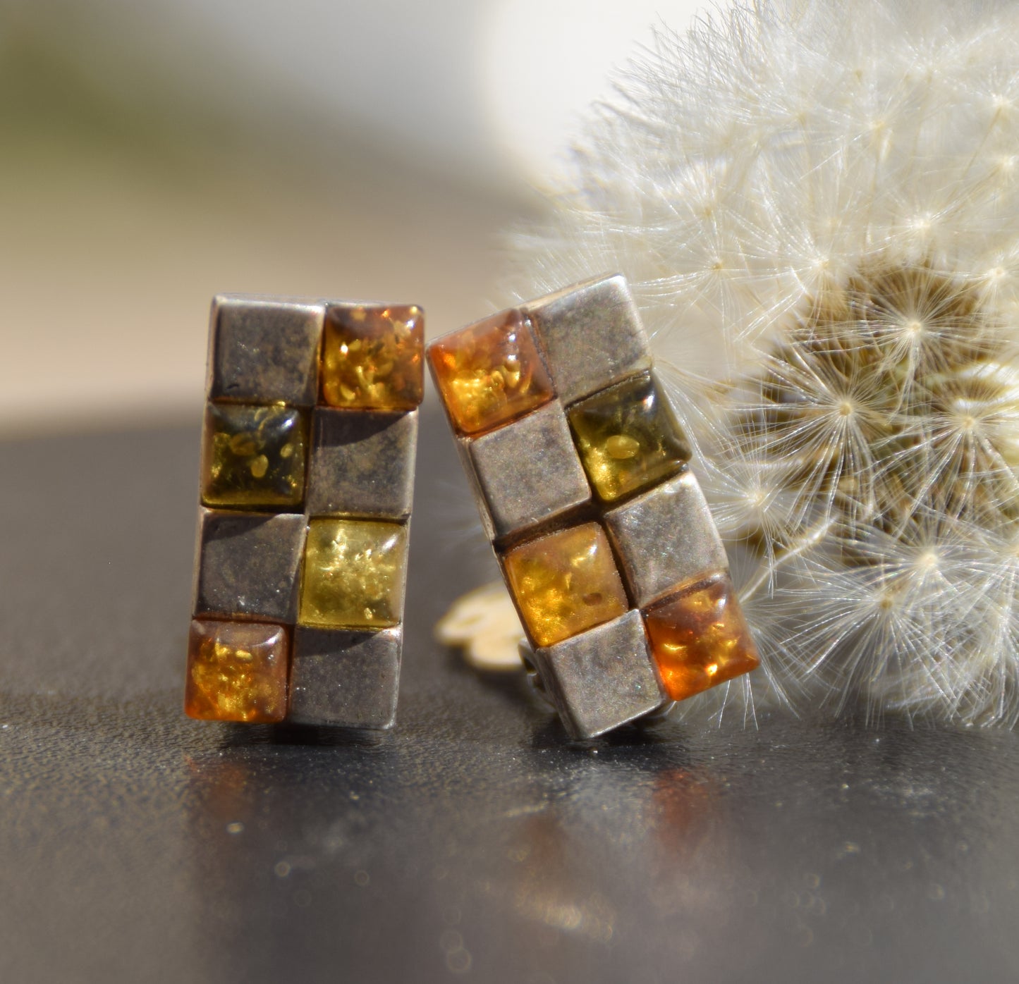 Orecchini a clip geometrici con Ambra mista naturale e Argento 925, MJ Baltica, BKK021
