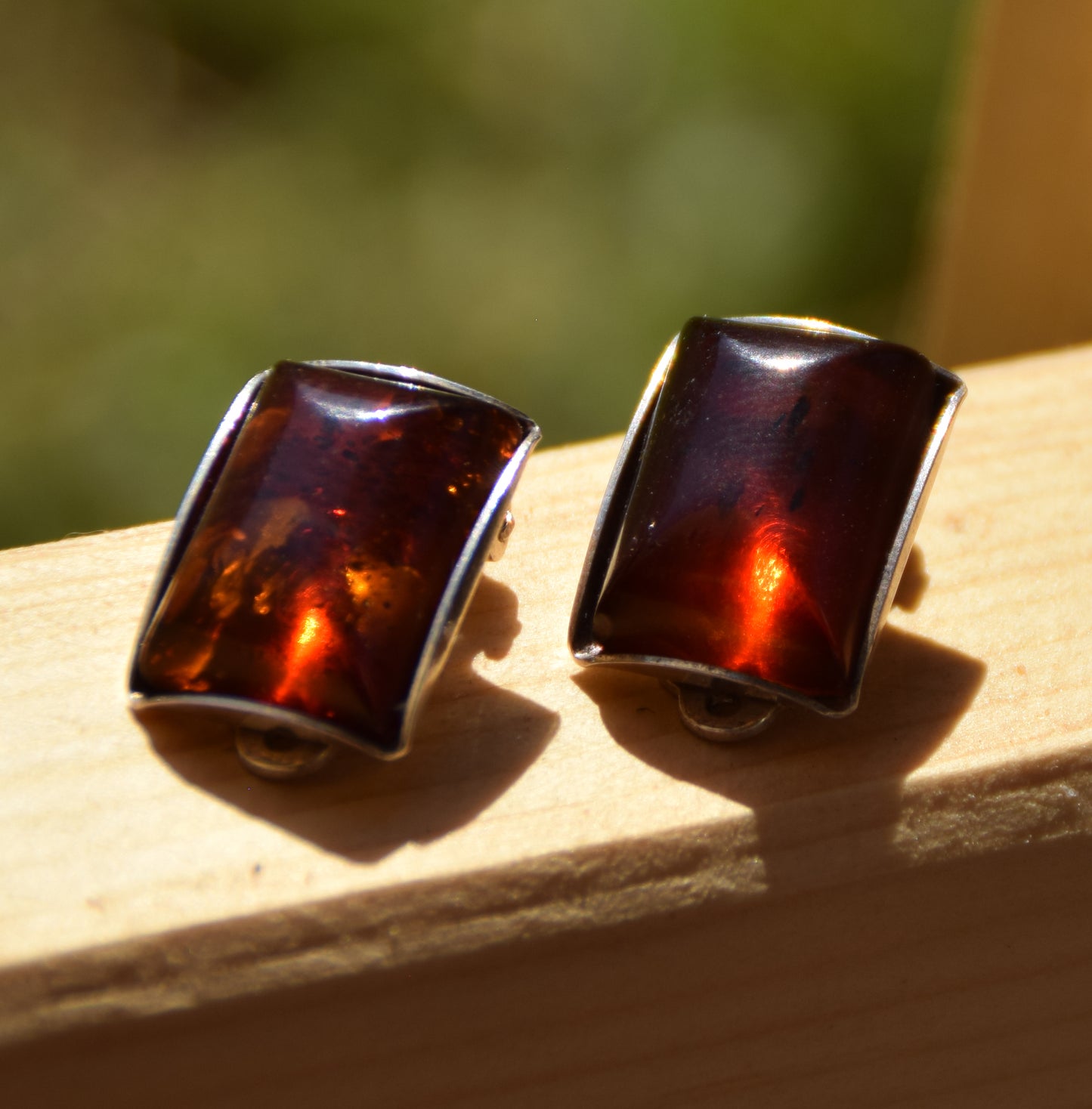 Orecchini a clip rettangolari con Ambra marrone naturale e Argento 925, MJ Baltica, BKK028