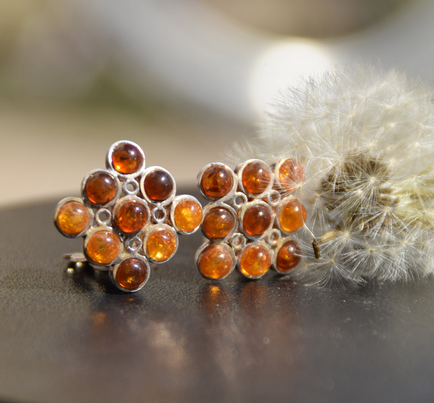 Orecchini a clip geometrici con Ambra cognac naturale e Argento 925, MJ Baltica, BKK029