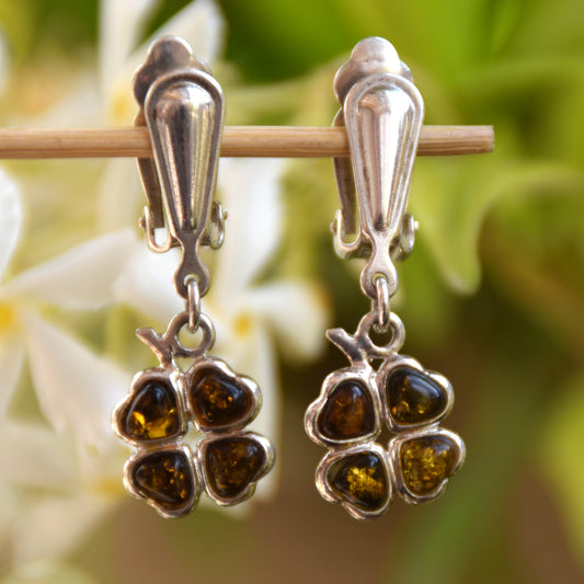 Dangle earrings with four-leaf clovers, natural green amber and 925 Sterling Silver, MJ Baltica, BKK031