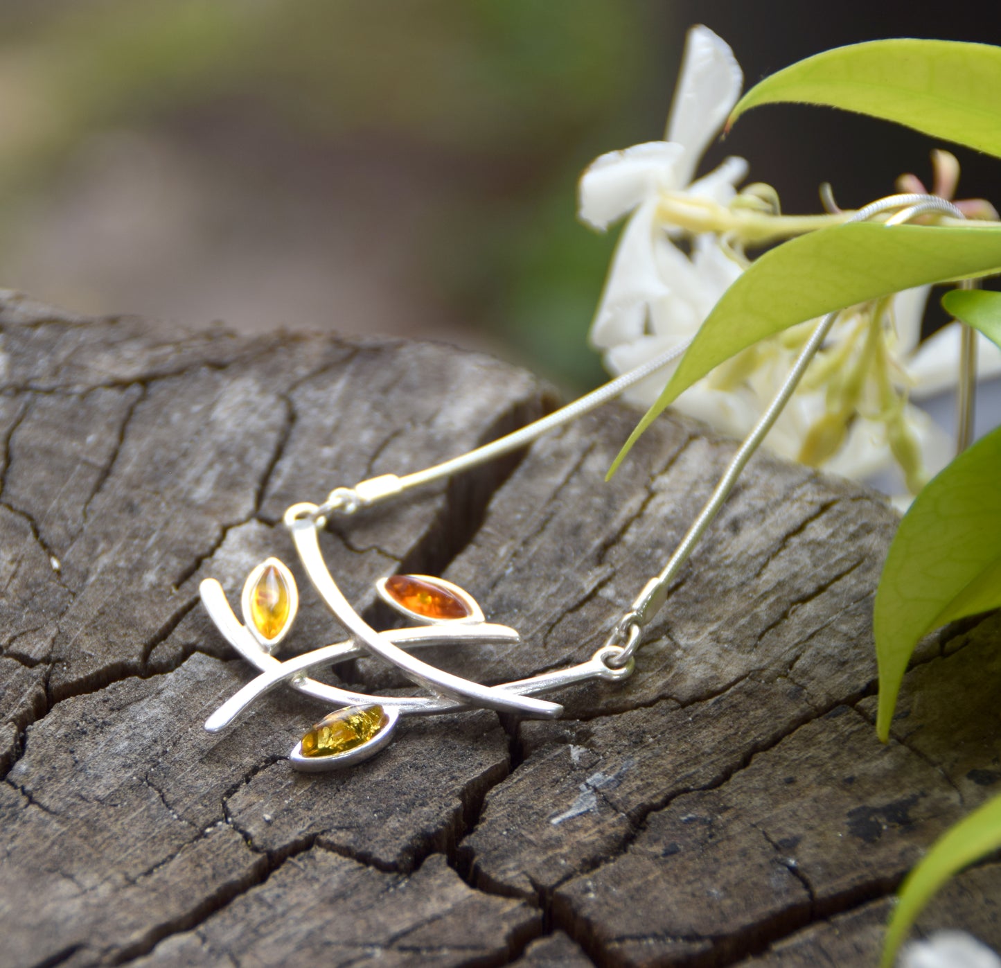 Elegant choker necklace made of natural Amber in various shades and 925 Silver, MJ Baltica, BKo027