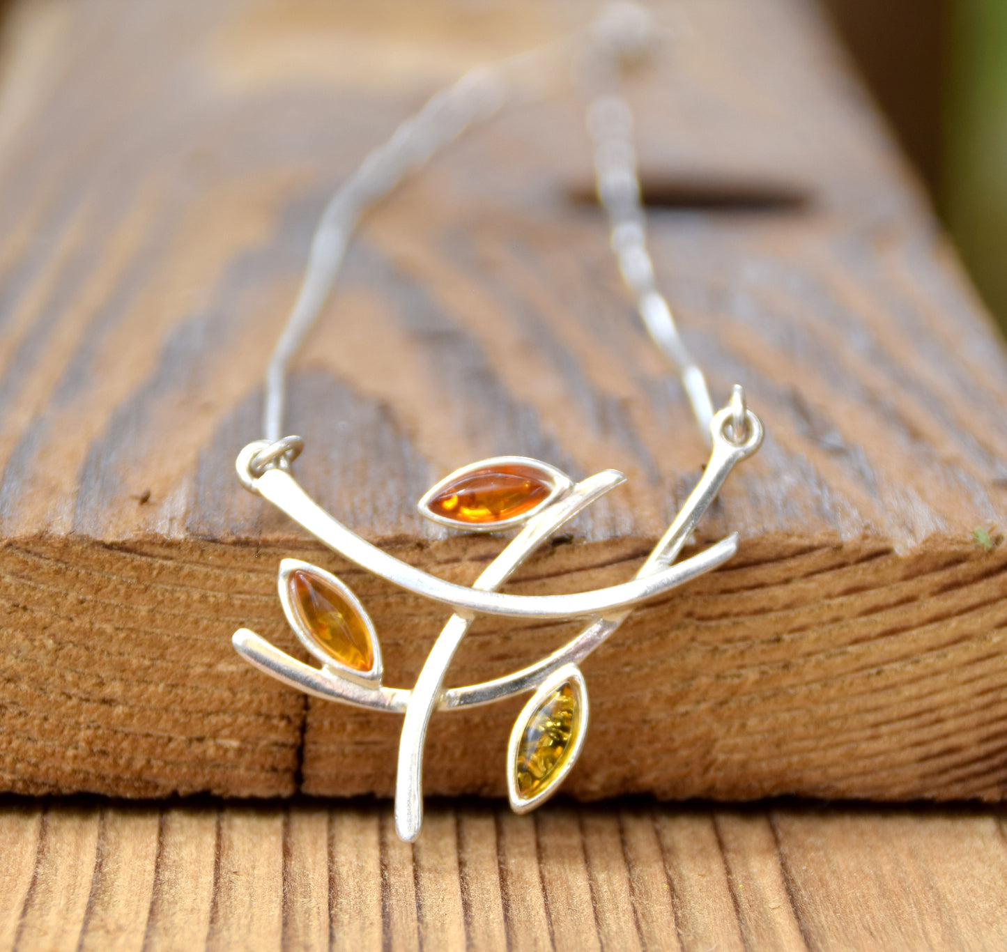 Elegant choker necklace made of natural Amber in various shades and 925 Silver, MJ Baltica, BKo027