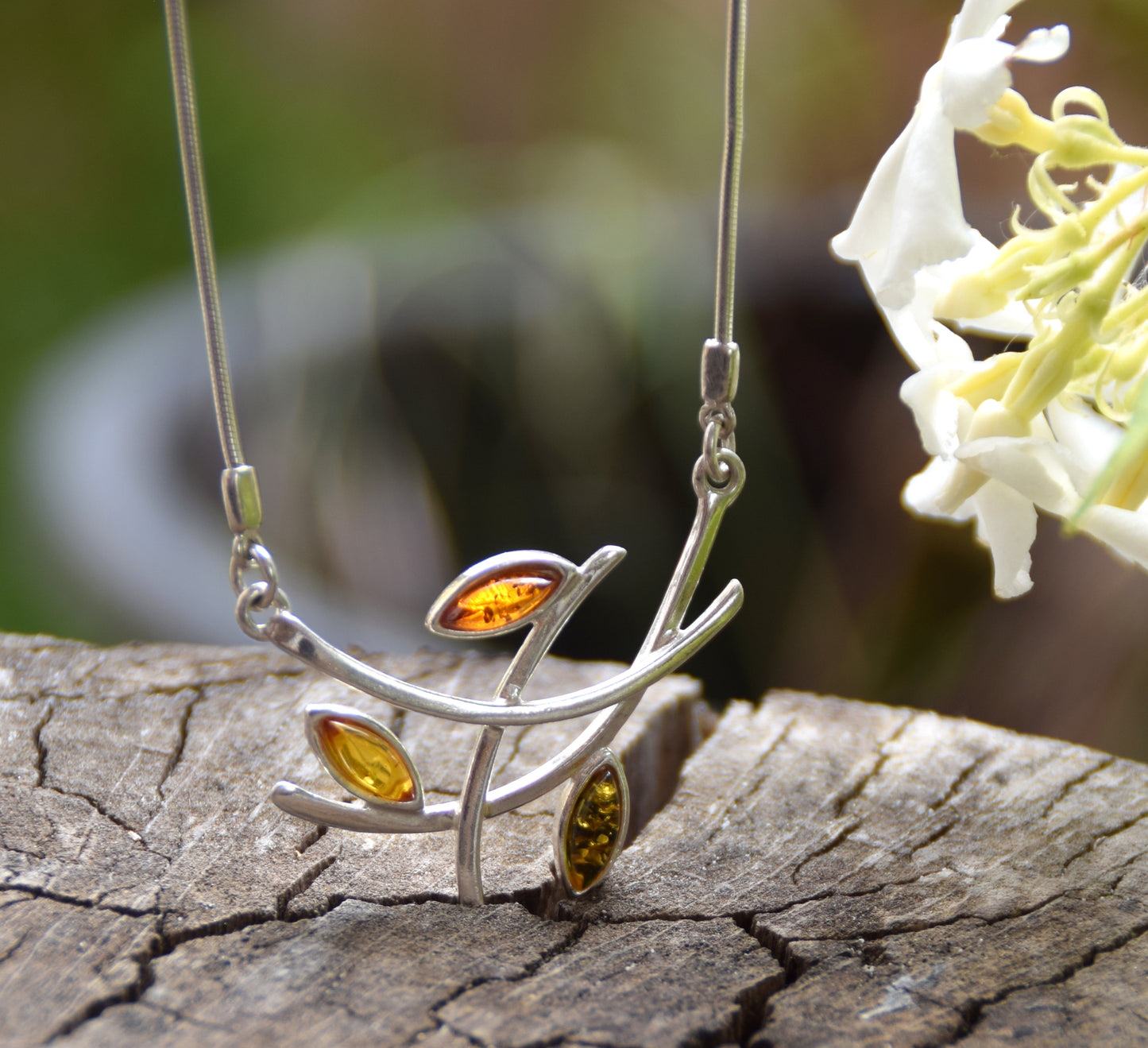 Elegant choker necklace made of natural Amber in various shades and 925 Silver, MJ Baltica, BKo027