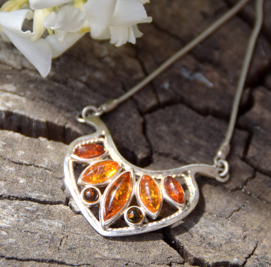 Choker necklace with a mosaic of natural Amber in various shades and 925 Sterling Silver, MJ Baltica, BKo033