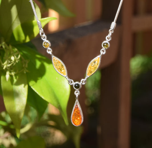 MJ Baltica, collana, girocollo, Ambra naturale Baltica, Argento 925, delicata, raffinata, bellissima, BKo043