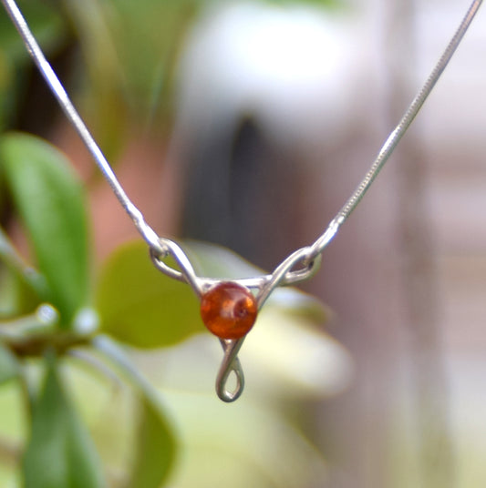 MJ Baltica, collana, girocollo, Ambra naturale Baltica, Argento 925, delicata, triskel, femminile, BKo045