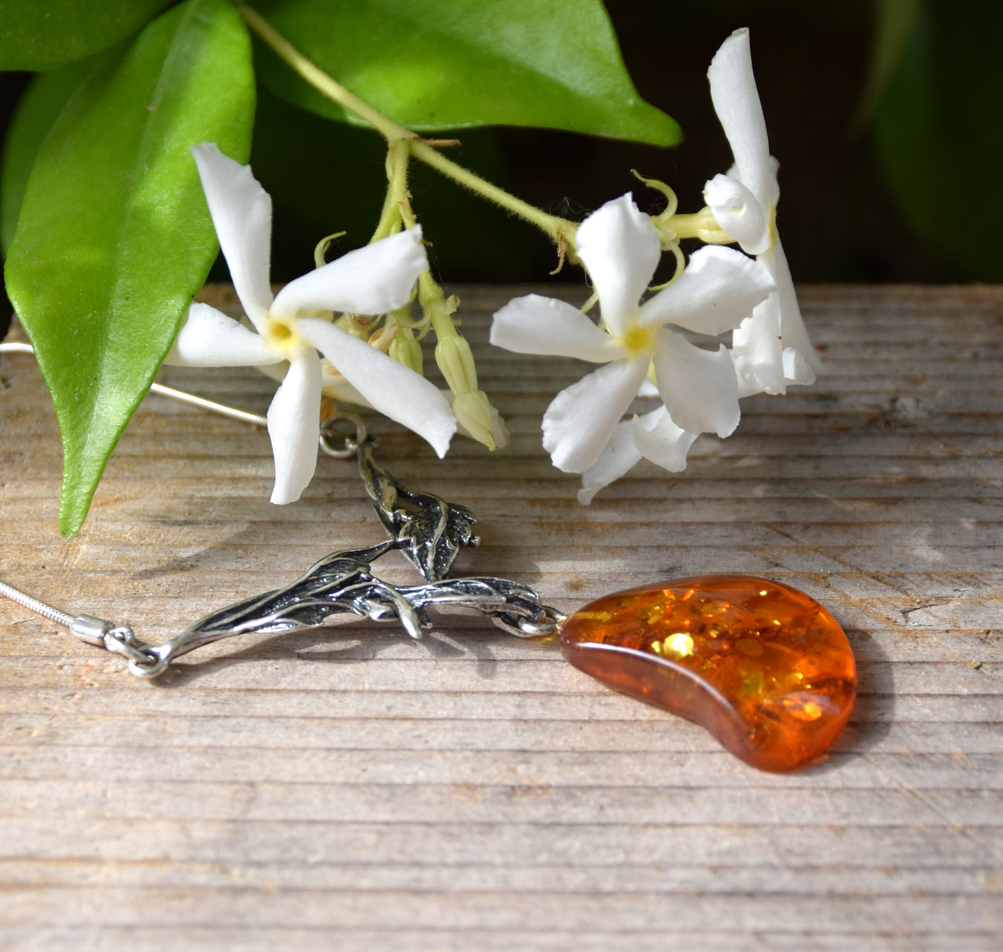 Elegant vintage-style choker necklace crafted with natural cognac-colored Amber and 925 Sterling Silver, MJ Baltica, BKo046