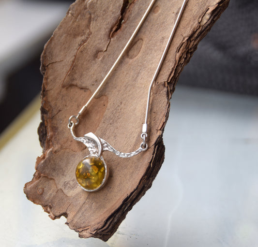 Abstract choker necklace created with natural green amber and 925 Silver, MJ Baltica, BKo062