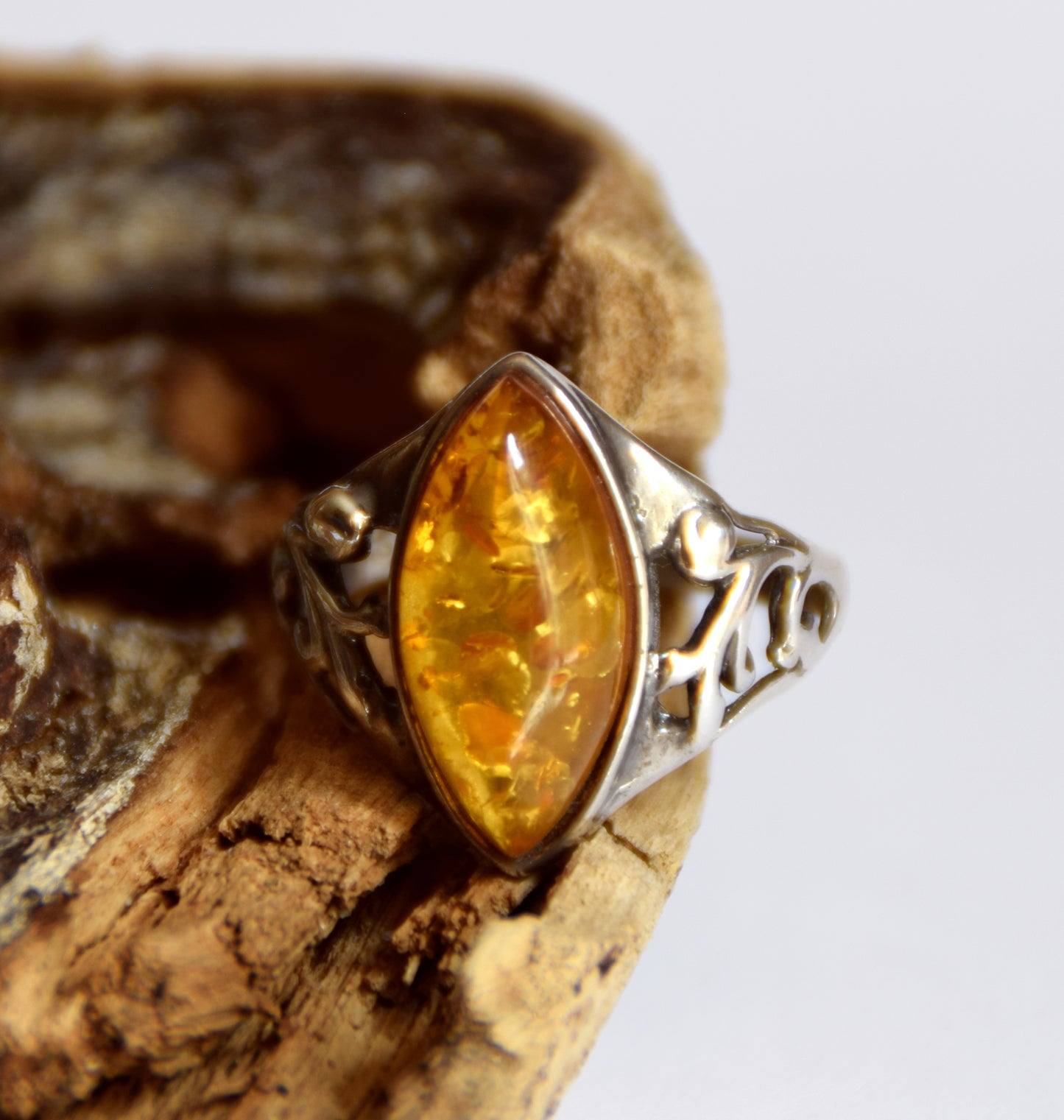 MJ Baltica, ring, natural Baltic Amber, 925 Silver, vintage, classic, handcrafted, BP001