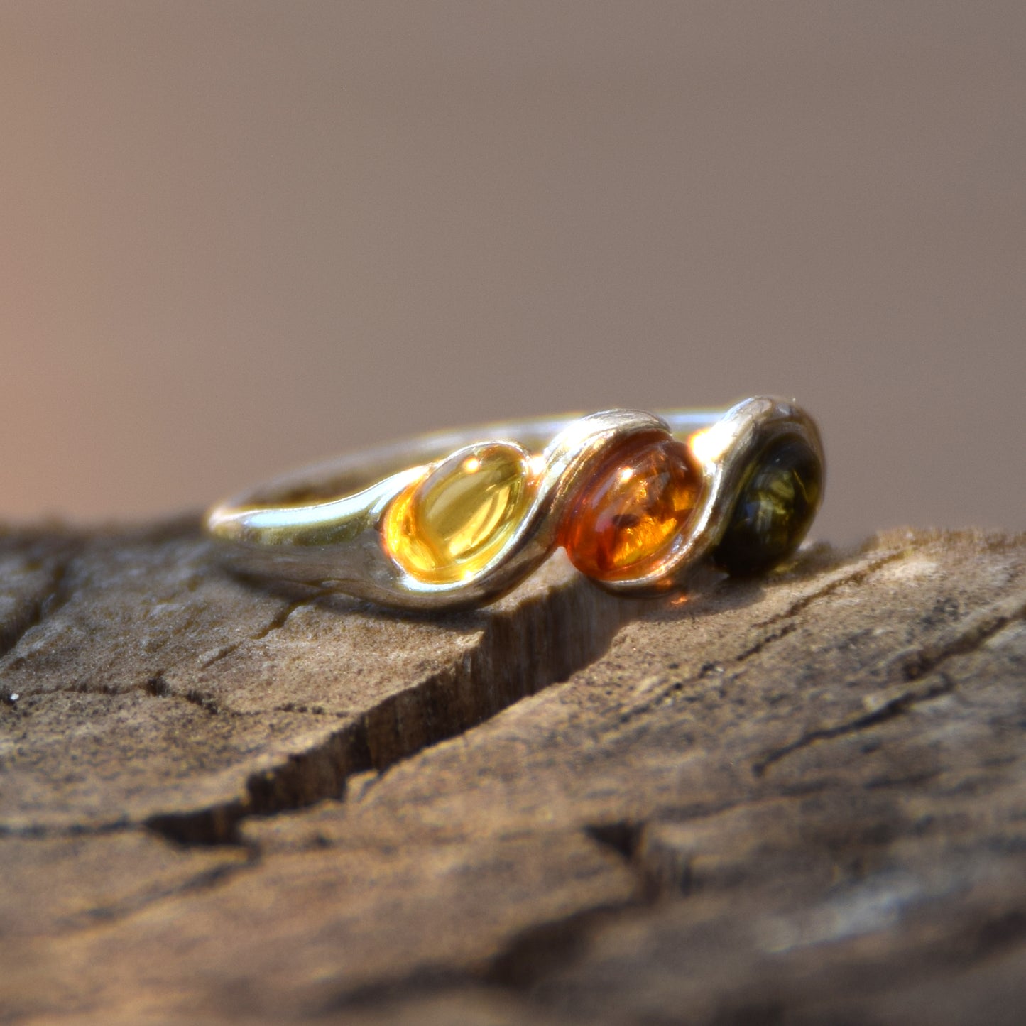 Delicate band ring with 925 Silver and natural Amber in various shades, MJ Baltica, BP006