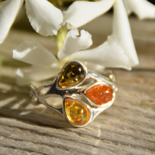 Bright floral-style ring with natural amber in various shades and 925 Silver, MJ Baltica, BP012