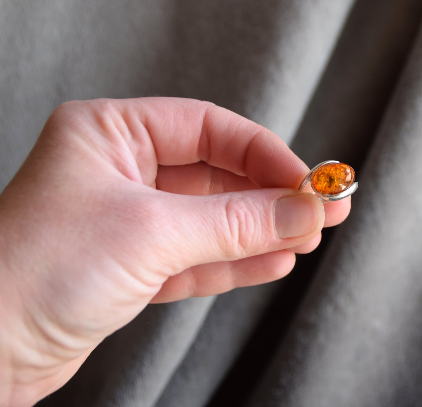 MJ Baltica, anello, Ambra naturale Baltica, Argento 925, artigianale, fascia, luminoso BP013