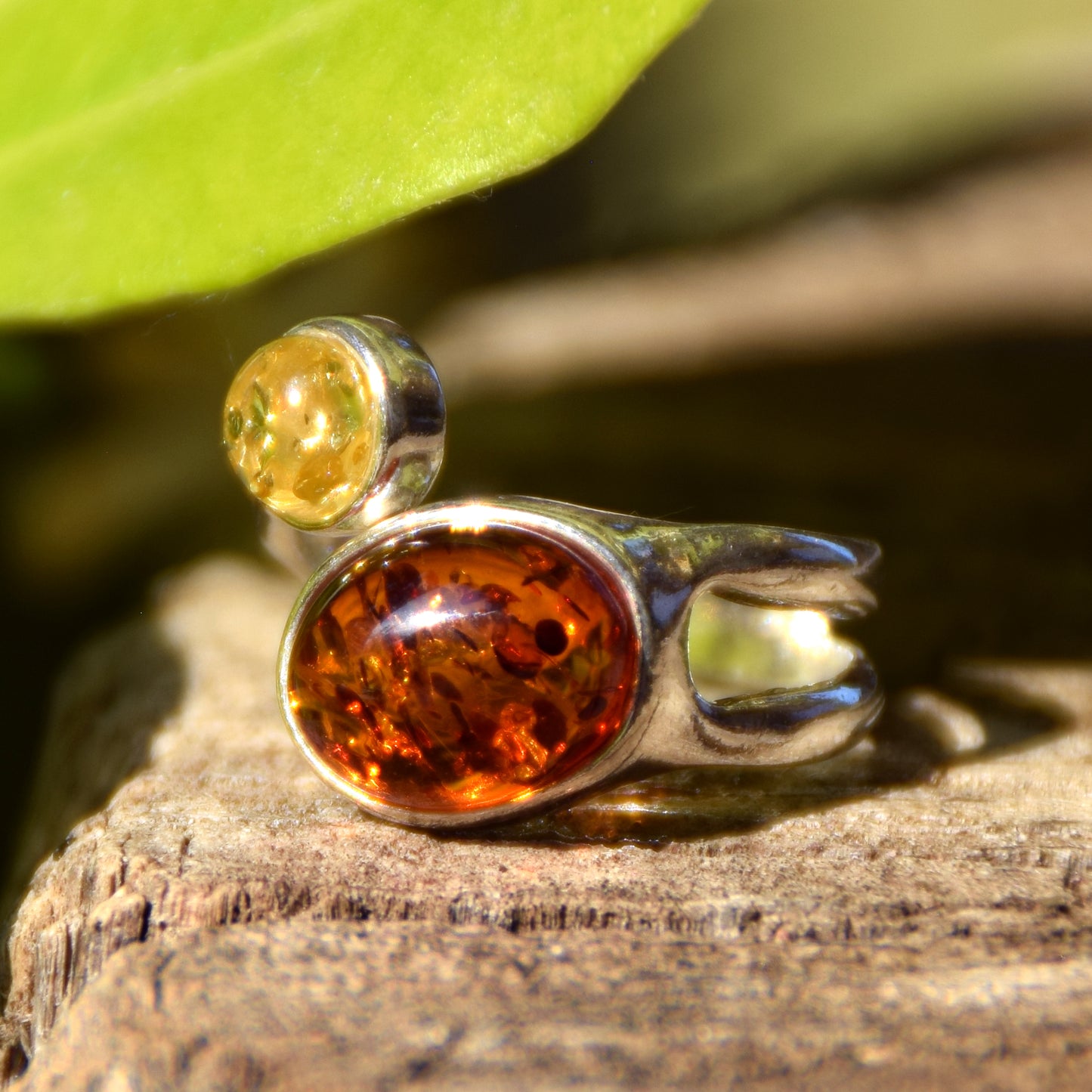 Elegant adjustable ring made of natural Amber in various shades and 925 Silver, MJ Baltica, BP015