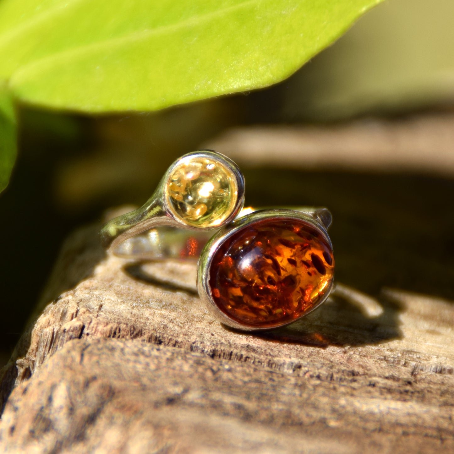 Elegant adjustable ring made of natural Amber in various shades and 925 Silver, MJ Baltica, BP015