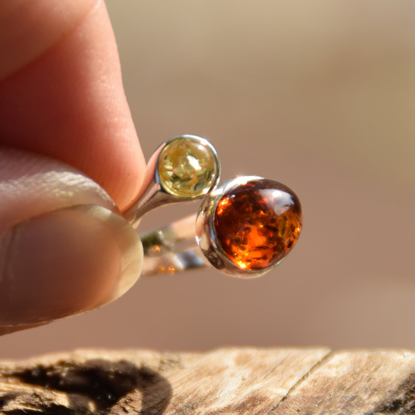 Elegant adjustable ring made of natural Amber in various shades and 925 Silver, MJ Baltica, BP015