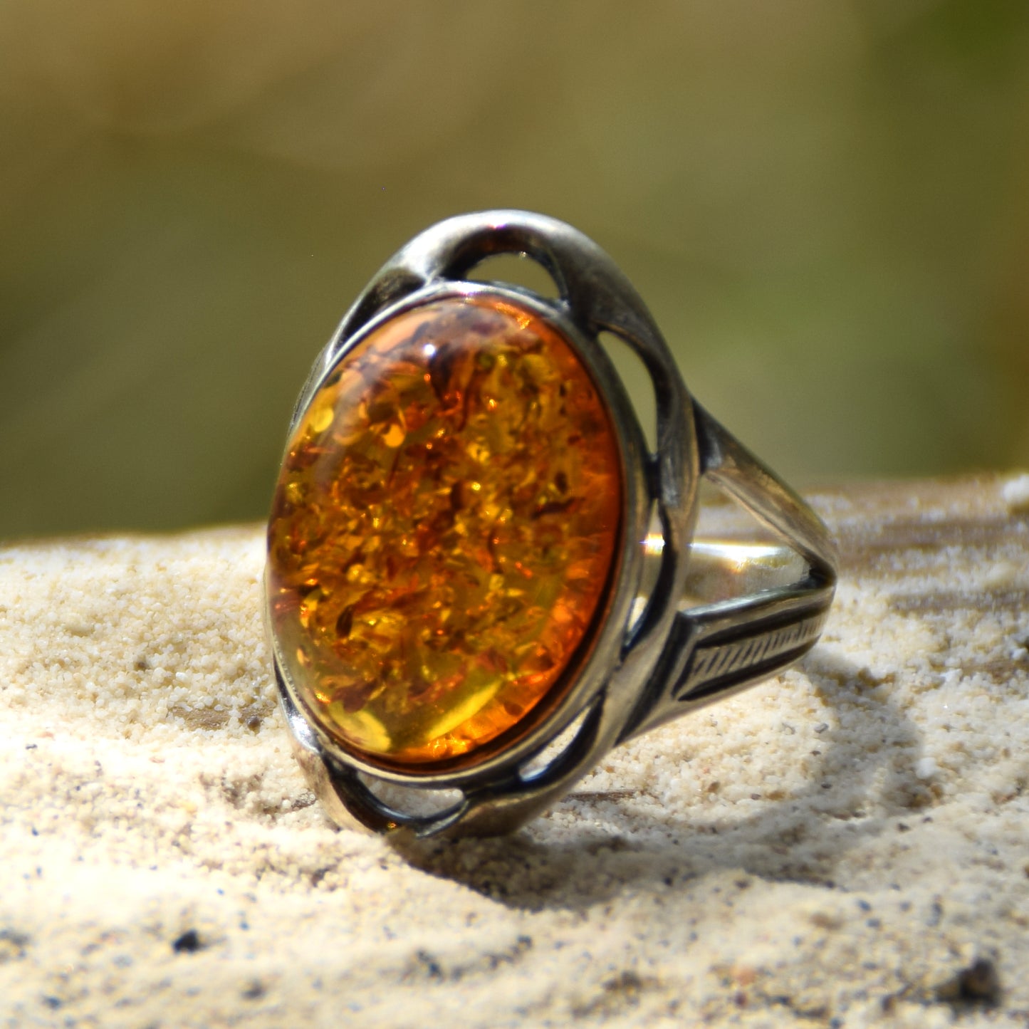 Important Gothic-style ring in cognac-colored natural amber and 925 Silver, MJ Baltica, BP019
