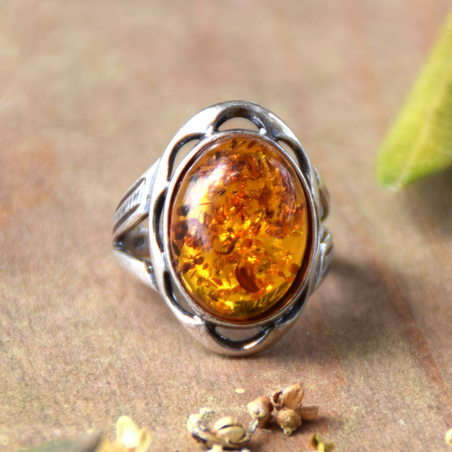 Important Gothic-style ring in cognac-colored natural amber and 925 Silver, MJ Baltica, BP019