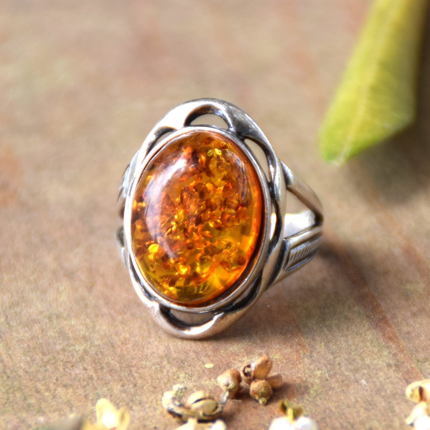 Important Gothic-style ring in cognac-colored natural amber and 925 Silver, MJ Baltica, BP019