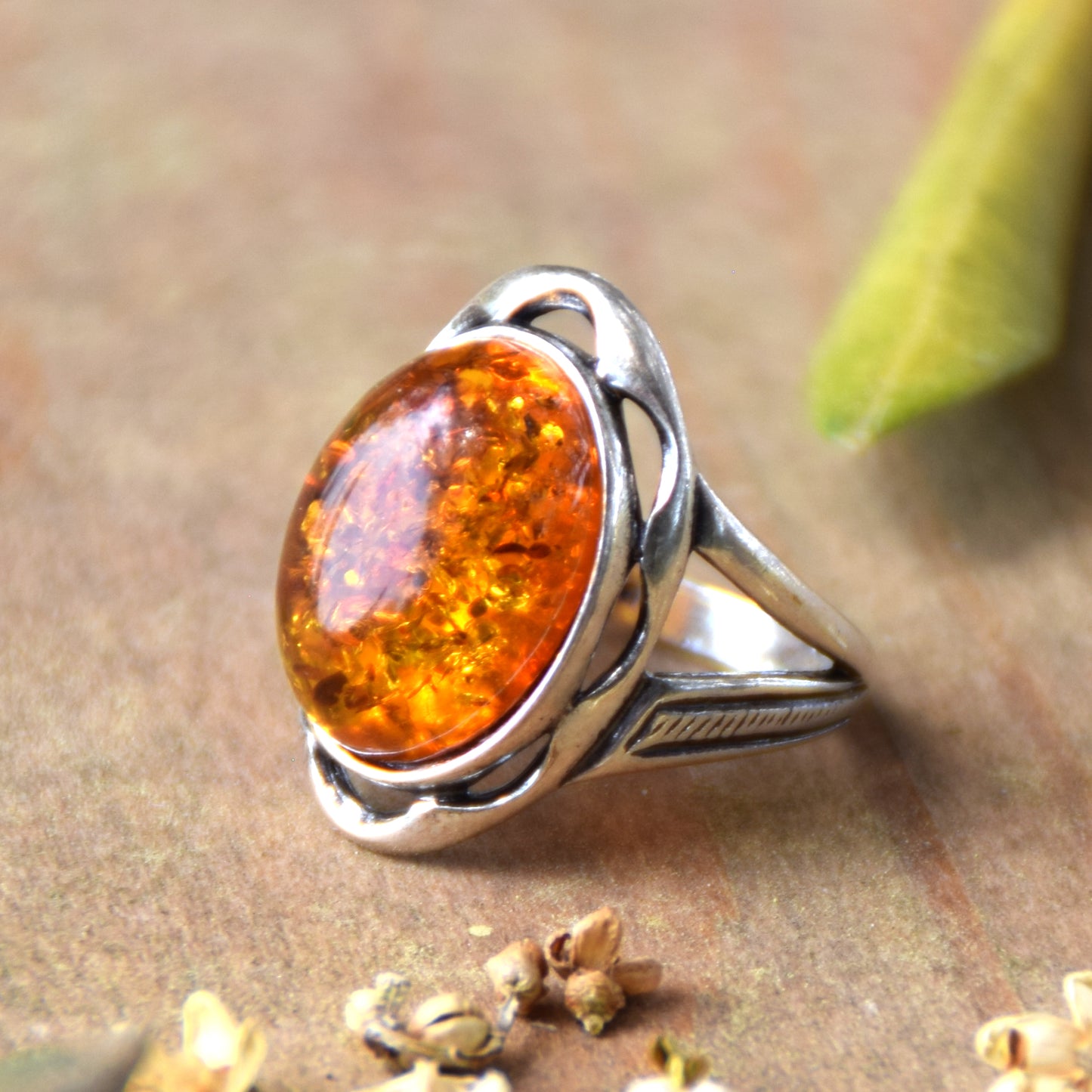 Important Gothic-style ring in cognac-colored natural amber and 925 Silver, MJ Baltica, BP019