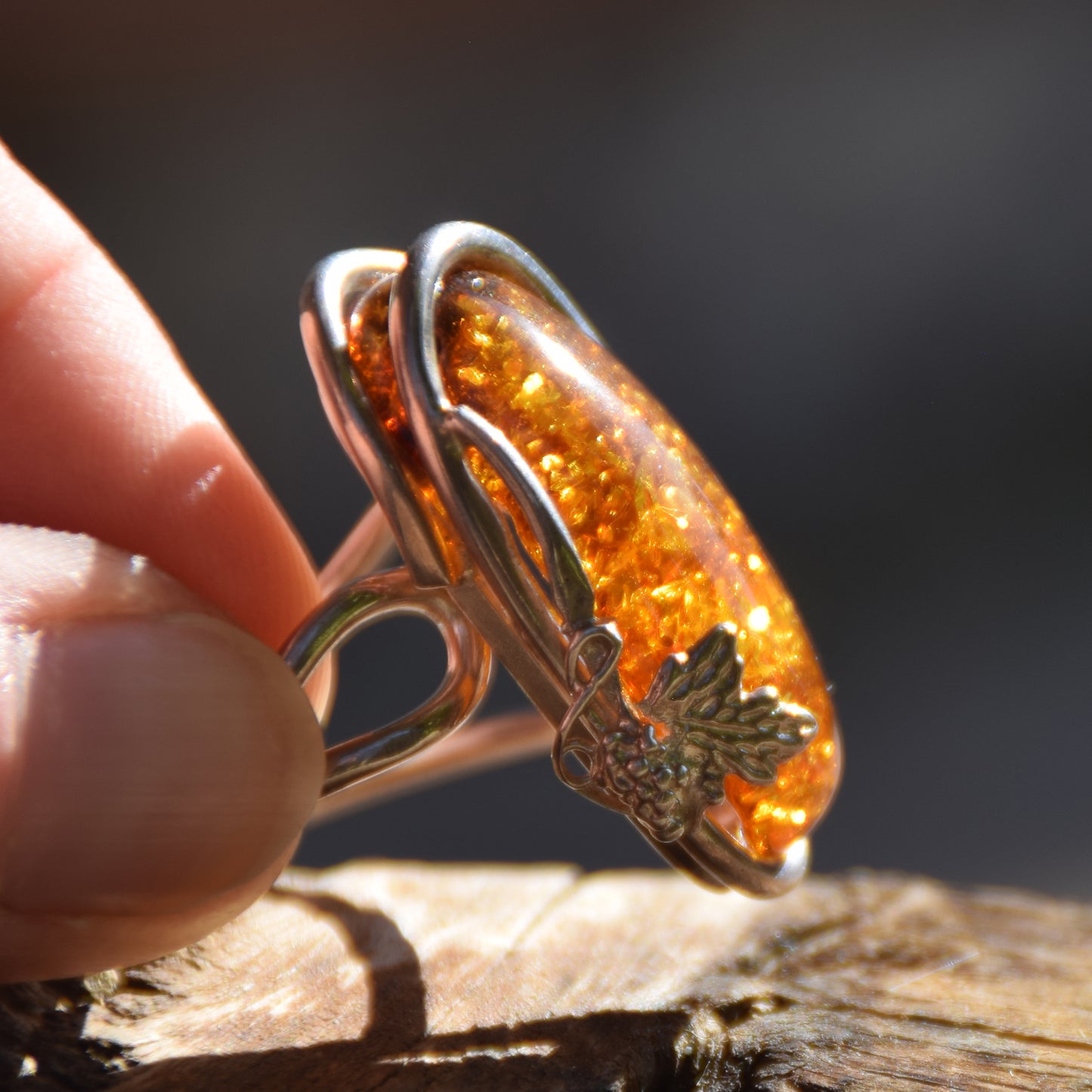 Important adjustable vintage style ring made of natural cognac colored Amber and 925 Sterling Silver, MJ Baltica, BP020