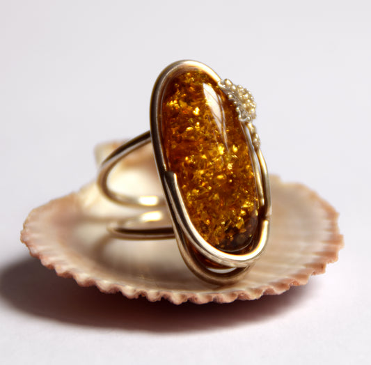 Important adjustable vintage style ring made of natural cognac colored Amber and 925 Sterling Silver, MJ Baltica, BP020