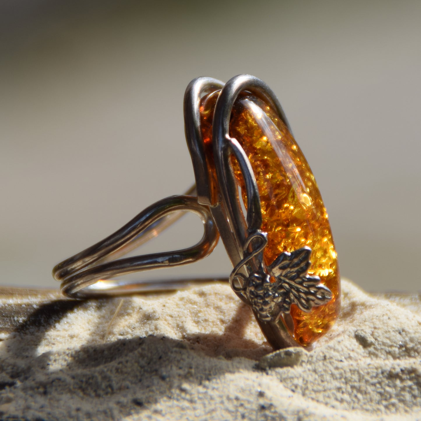 Important adjustable vintage style ring made of natural cognac colored Amber and 925 Sterling Silver, MJ Baltica, BP020