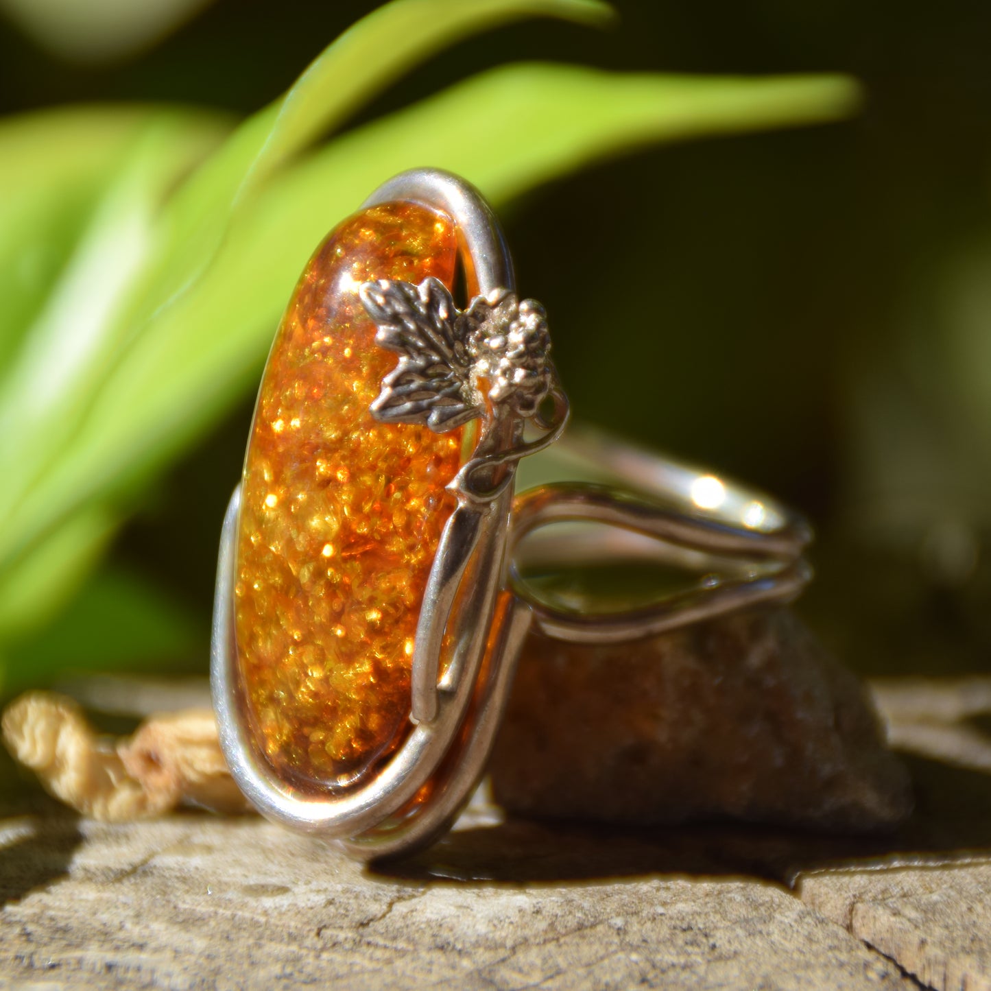 Important adjustable vintage style ring made of natural cognac colored Amber and 925 Sterling Silver, MJ Baltica, BP020