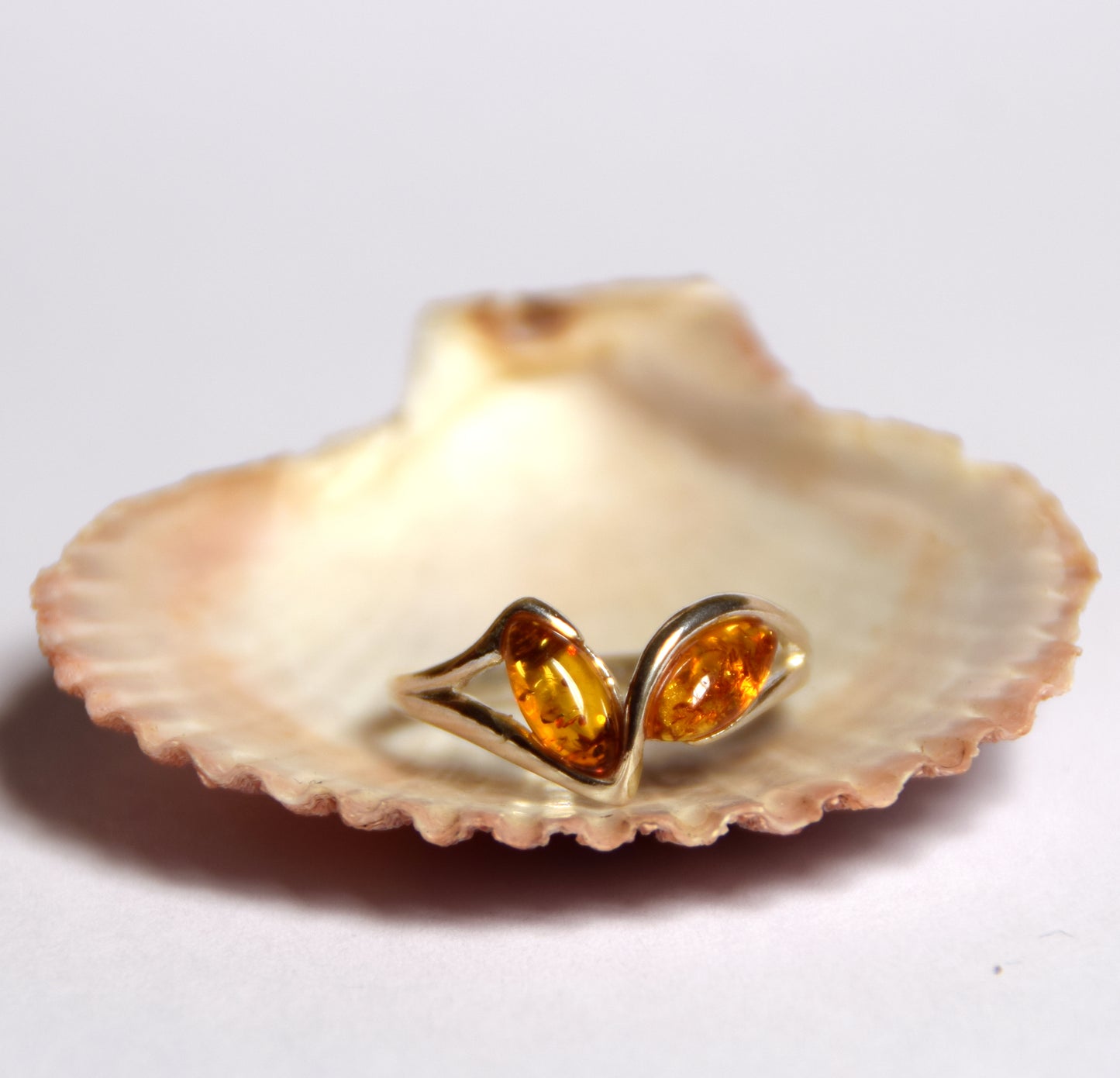 MJ Baltica, ring, natural Baltic amber, 925 silver, band, handcrafted, modern, BP021a