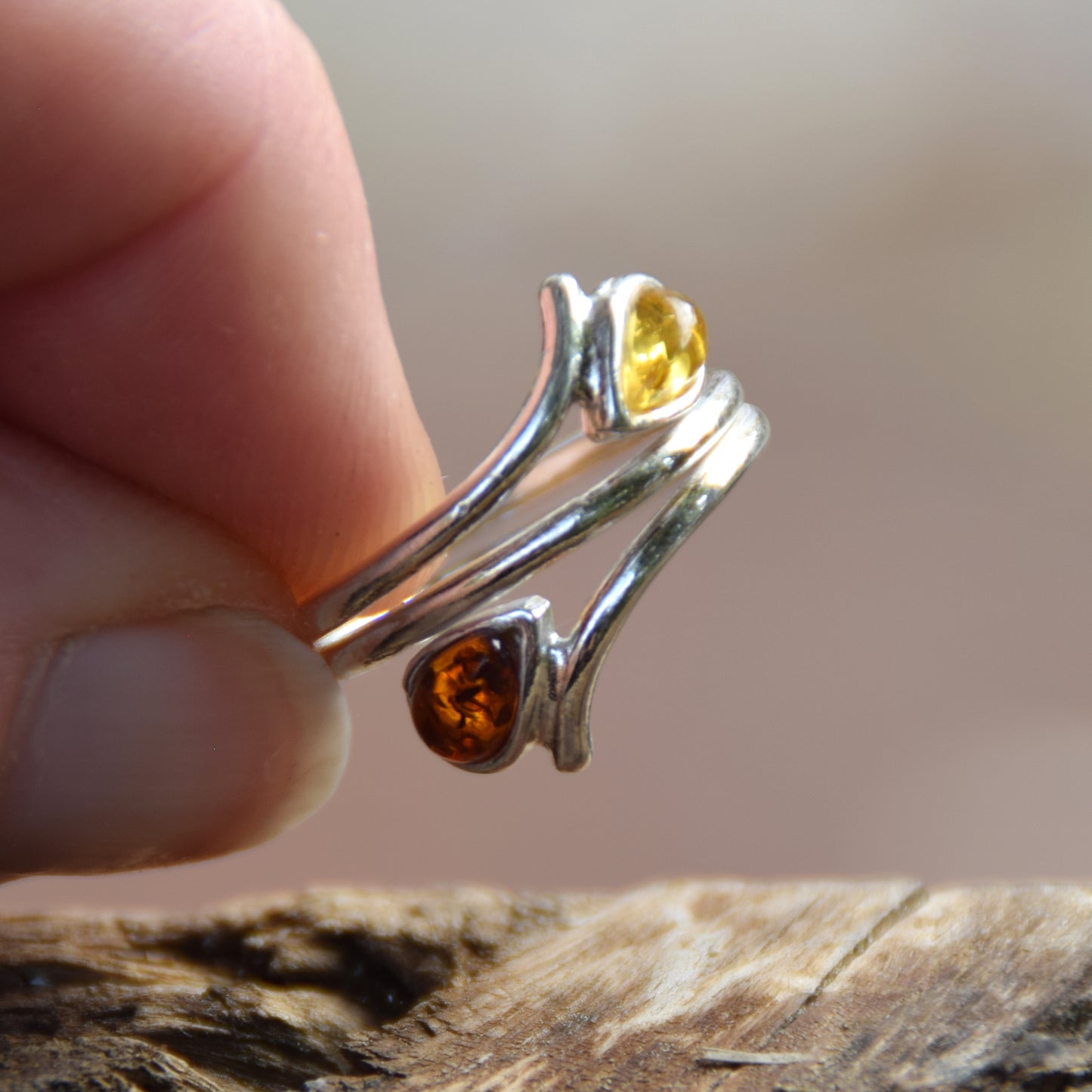 Luminous adjustable spiral ring in natural Amber of various shades and 925 Silver, MJ Baltica, BP070