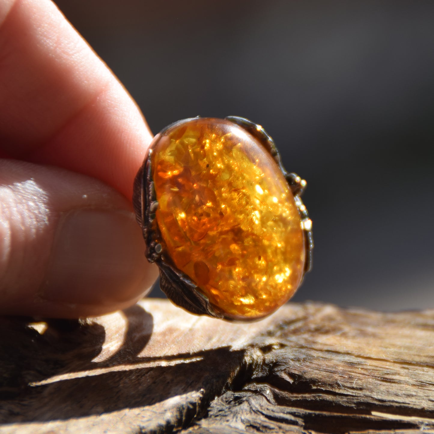Large adjustable vintage-style ring in cognac natural Amber and 925 Silver, MJ Baltica, BP072