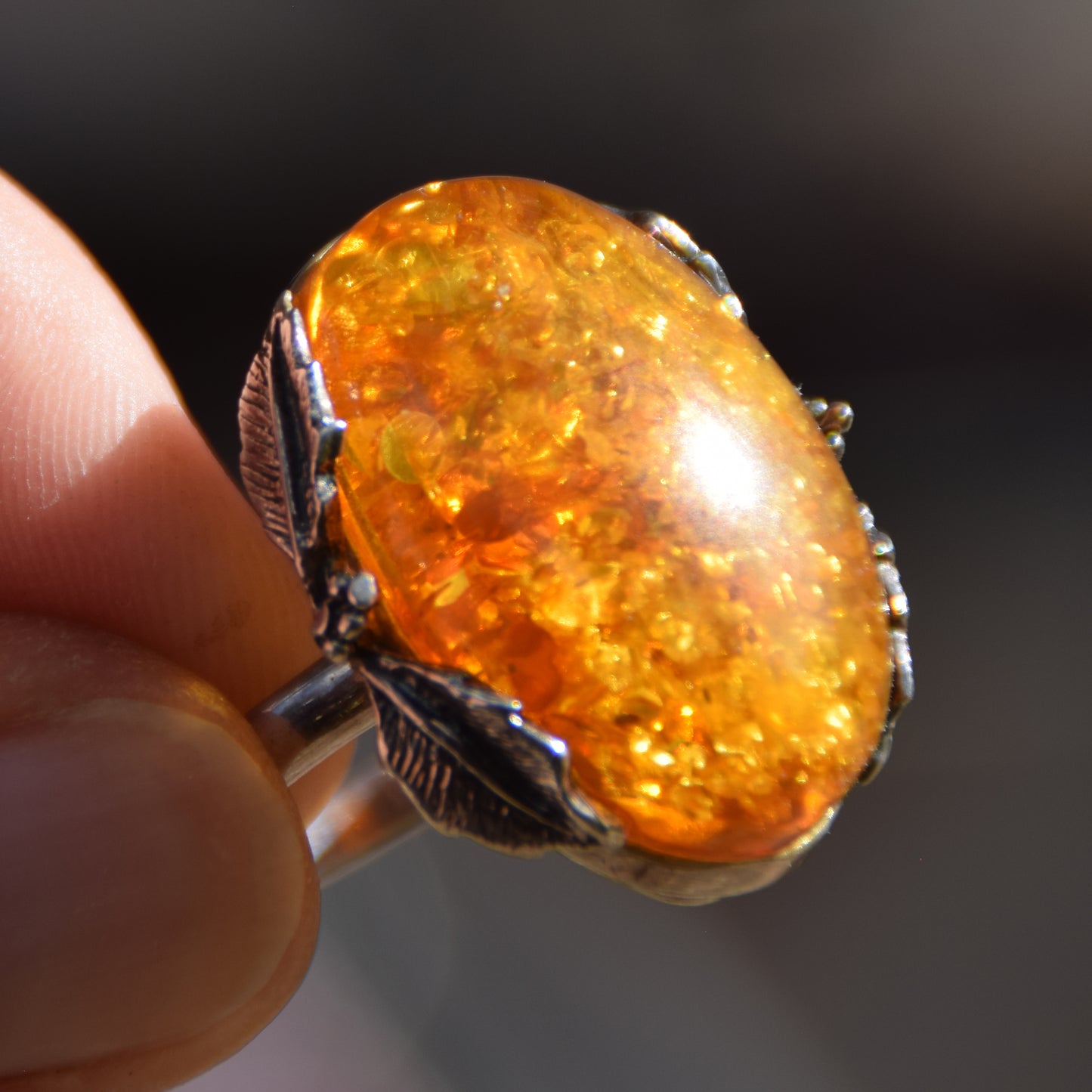 Large adjustable vintage-style ring in cognac natural Amber and 925 Silver, MJ Baltica, BP072