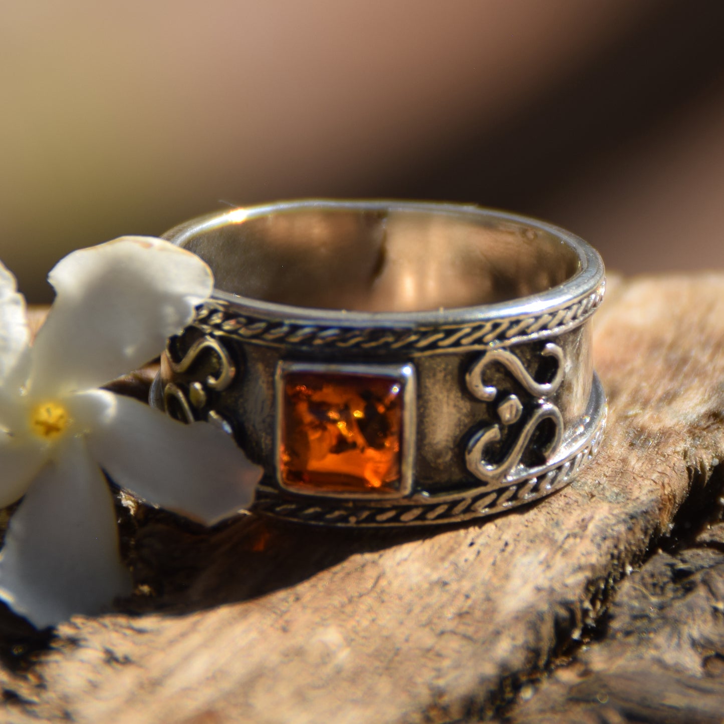 Bold design ring with natural cognac amber and 925 Silver, MJ Baltica, BP080