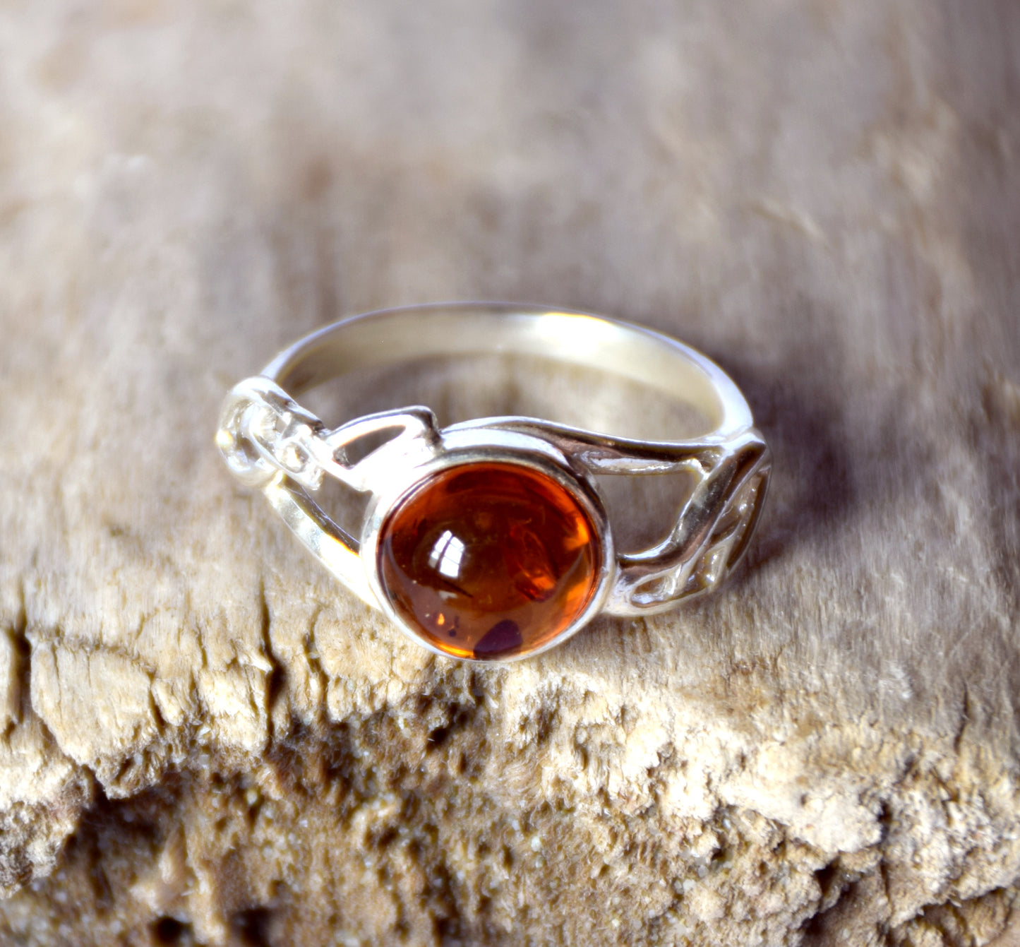 MJ Baltica, ring, natural Baltic amber, 925 silver, handcrafted, modern, luminous, cognac, BP085