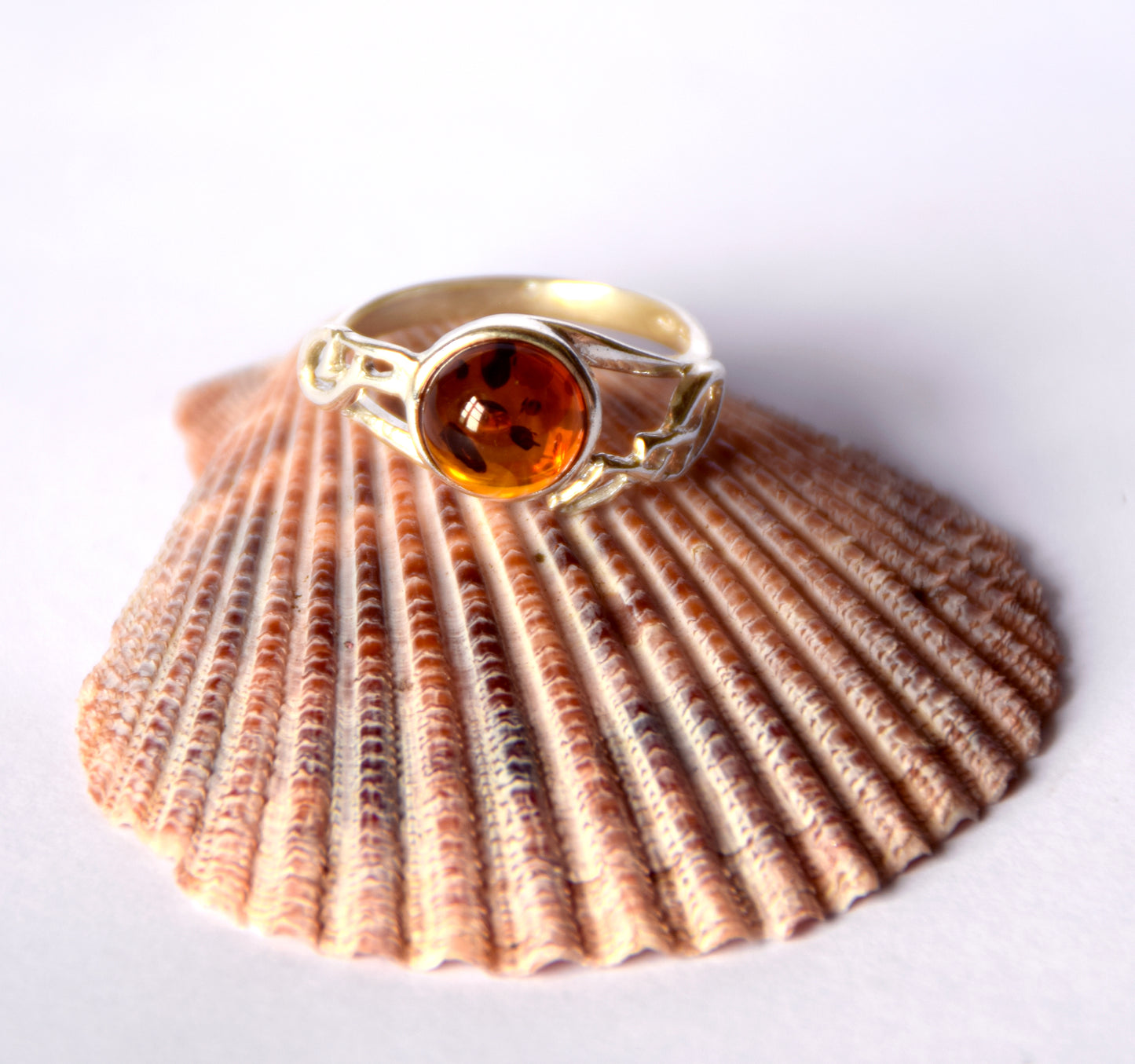 MJ Baltica, ring, natural Baltic amber, 925 silver, handcrafted, modern, luminous, cognac, BP085