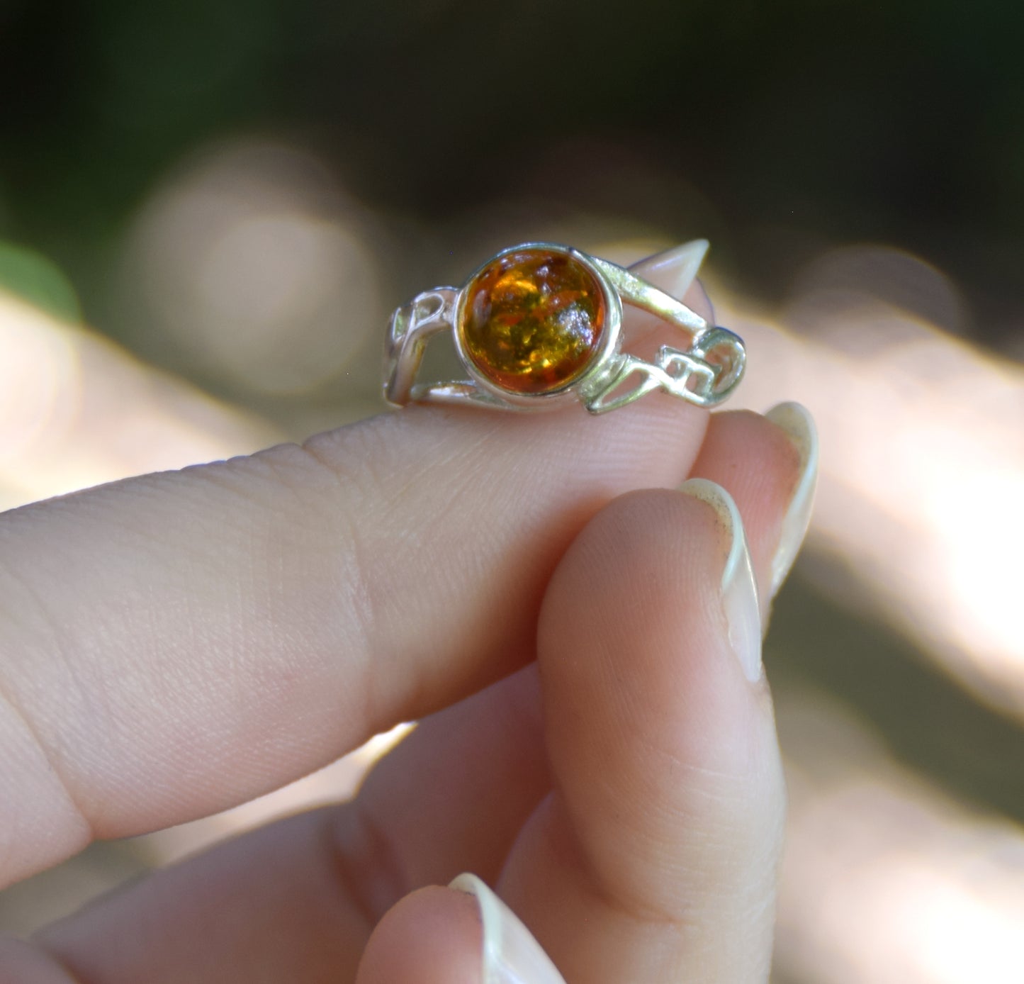 MJ Baltica, ring, natural Baltic amber, 925 silver, handcrafted, modern, luminous, cognac, BP085