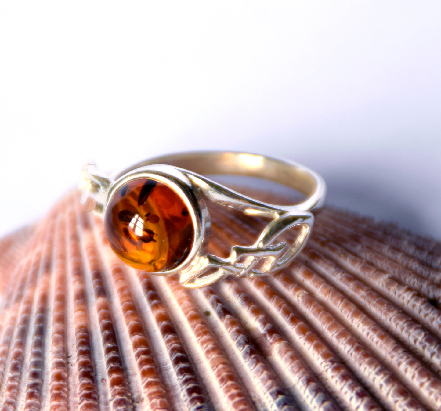 MJ Baltica, ring, natural Baltic amber, 925 silver, handcrafted, modern, luminous, cognac, BP085