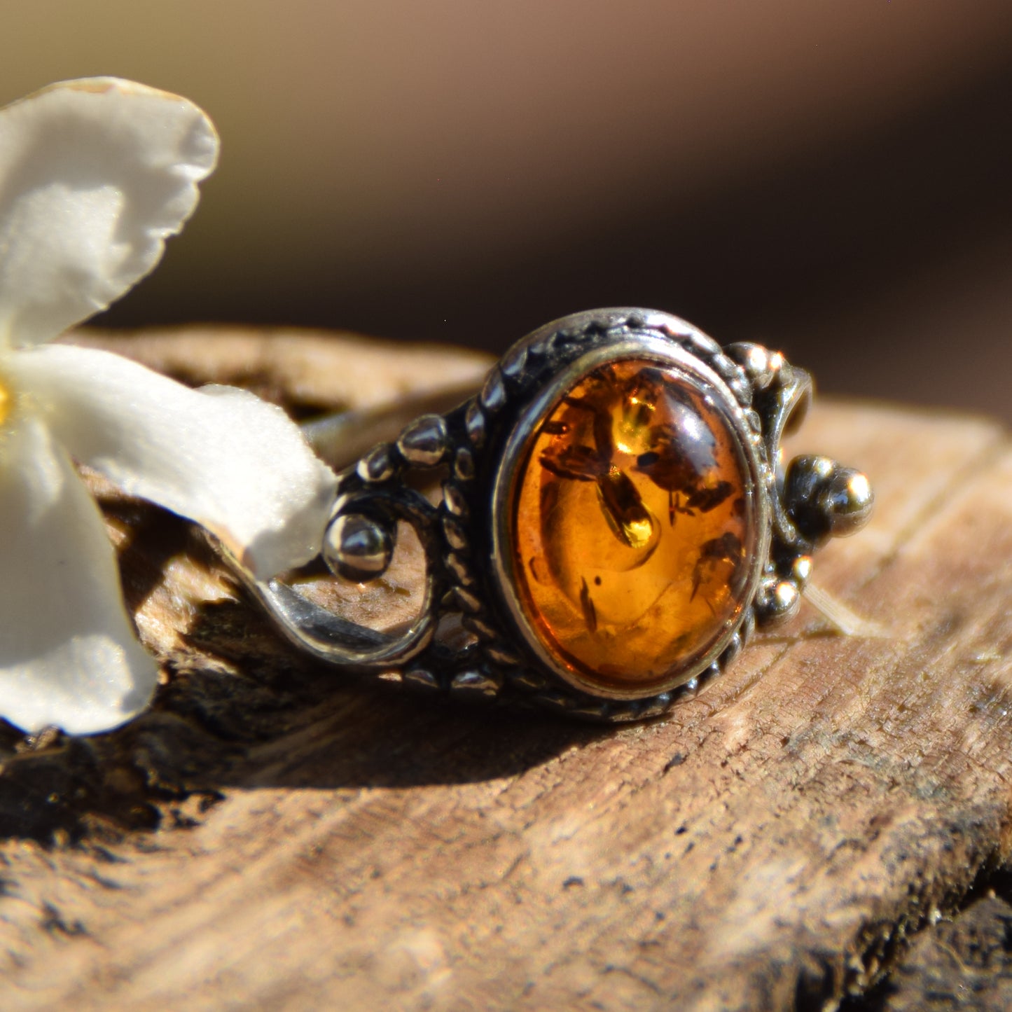 Victorian style band ring in natural cognac amber and 925 Sterling Silver, MJ Baltica, BP088