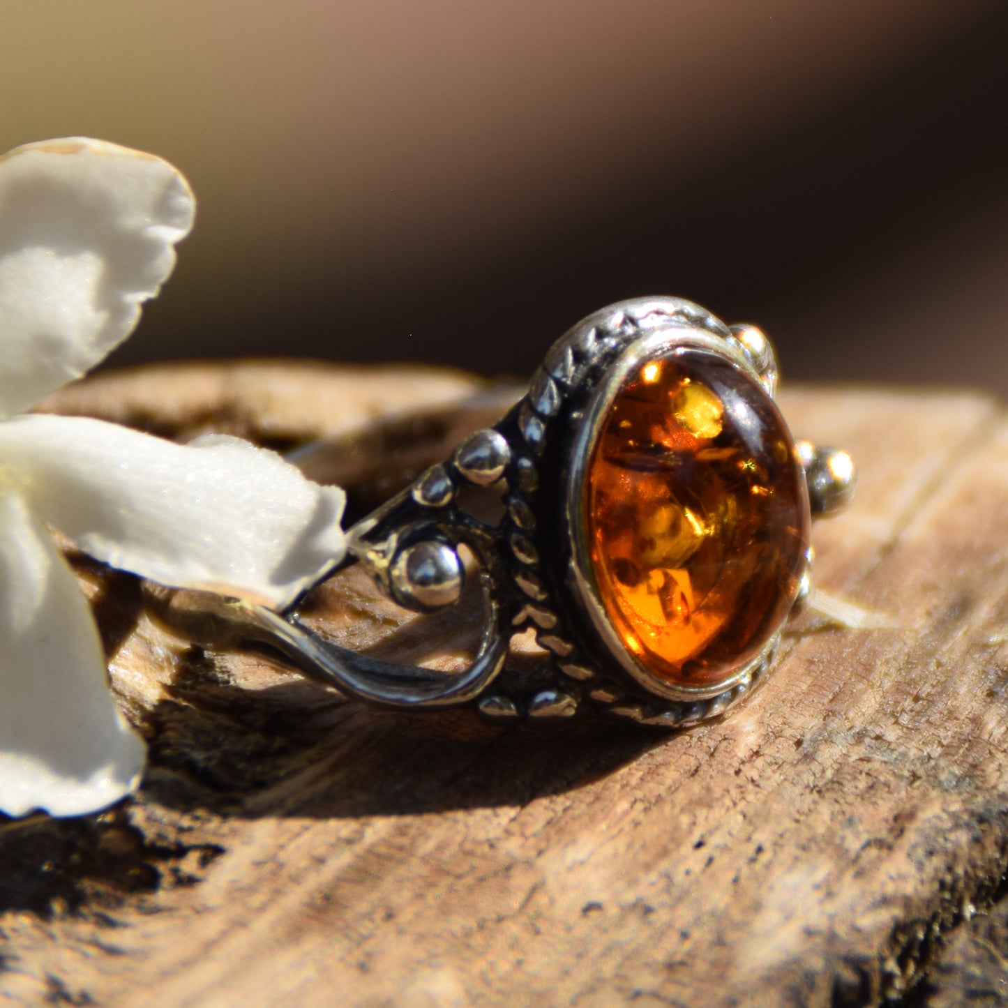 Victorian style band ring in natural cognac amber and 925 Sterling Silver, MJ Baltica, BP088