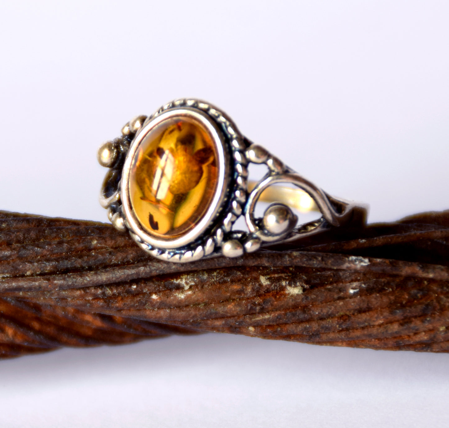 MJ Baltica, ring, natural Baltic Amber, 925 Silver, classic, vintage, wrap, luminous, band, BP088