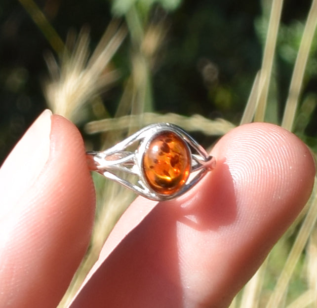 MJ Baltica, ring, natural Baltic Amber, 925 Silver, handcrafted, band, luminous, delicate, BP096