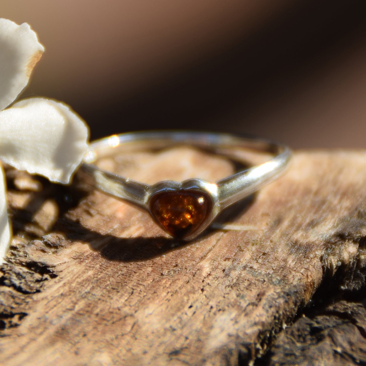Romantic ring with a delicate cognac-colored natural Amber heart and 925 Sterling Silver, MJ Baltica, BP101