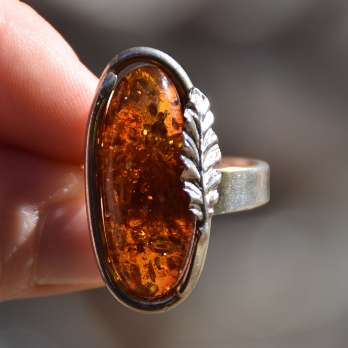Large adjustable vintage-style ring with cognac-colored Natural Amber and 925 Silver, MJ Baltica, BP107