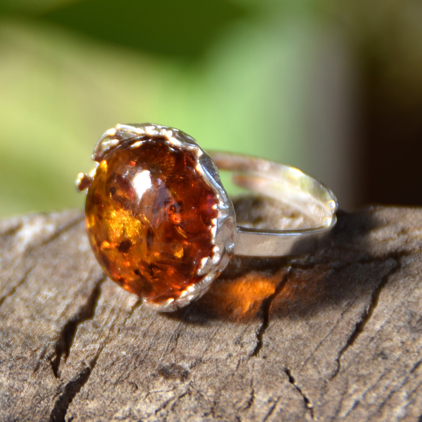 Round adjustable ring in cognac-colored natural amber and 925 Silver, MJ Baltica, BP116