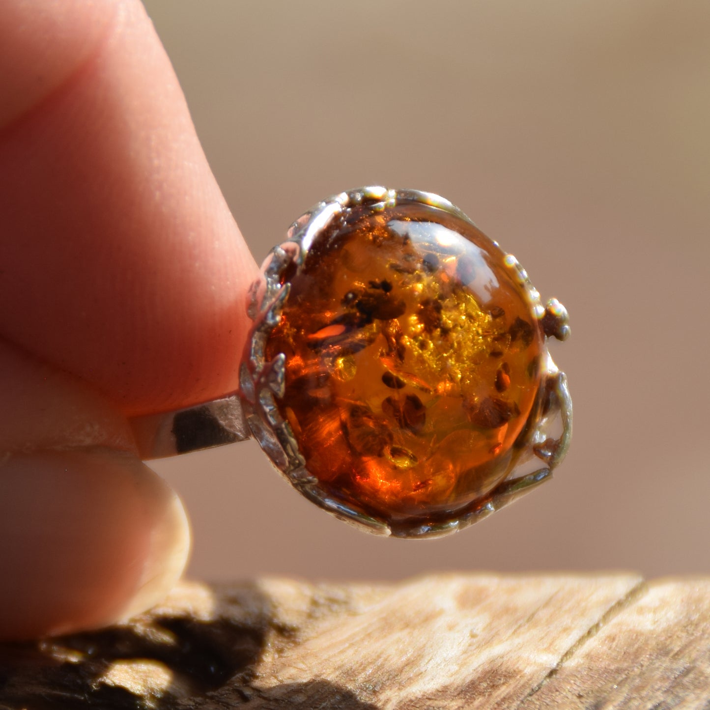 Round adjustable ring in cognac-colored natural amber and 925 Silver, MJ Baltica, BP116