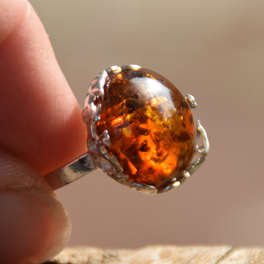 Round adjustable ring in cognac-colored natural amber and 925 Silver, MJ Baltica, BP116