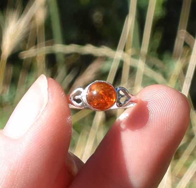 MJ Baltica, ring, natural Baltic Amber, 925 Silver, handcrafted, heart, luminous, delicate, BP101