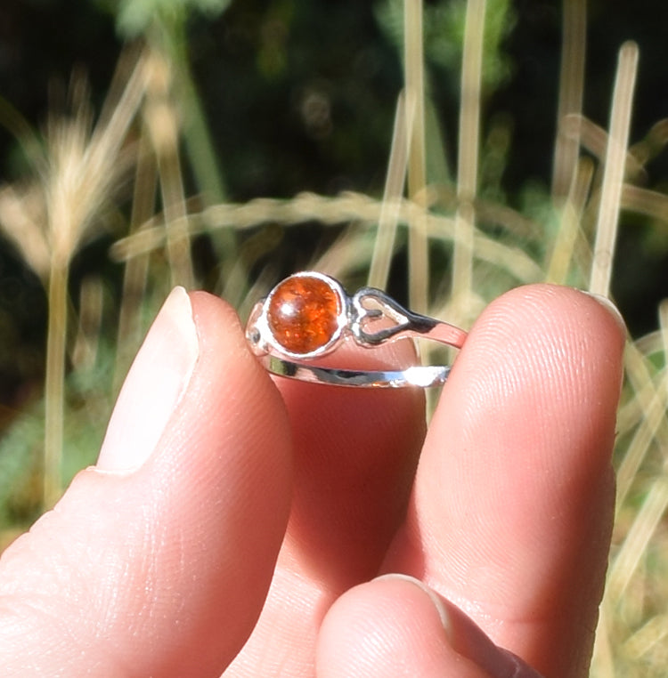 MJ Baltica, ring, natural Baltic Amber, 925 Silver, handcrafted, heart, luminous, delicate, BP101