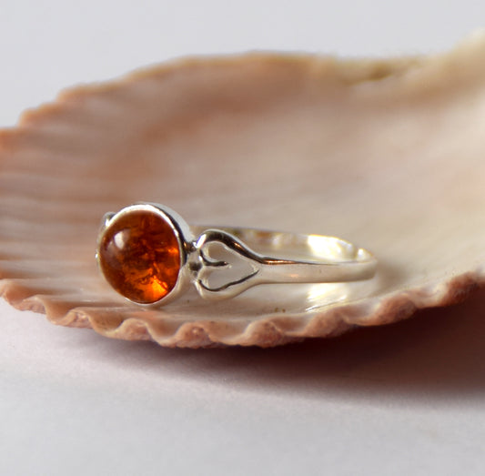 MJ Baltica, anello, Ambra naturale Baltica, Argento 925, artigianale, luminoso, delicato, BP124
