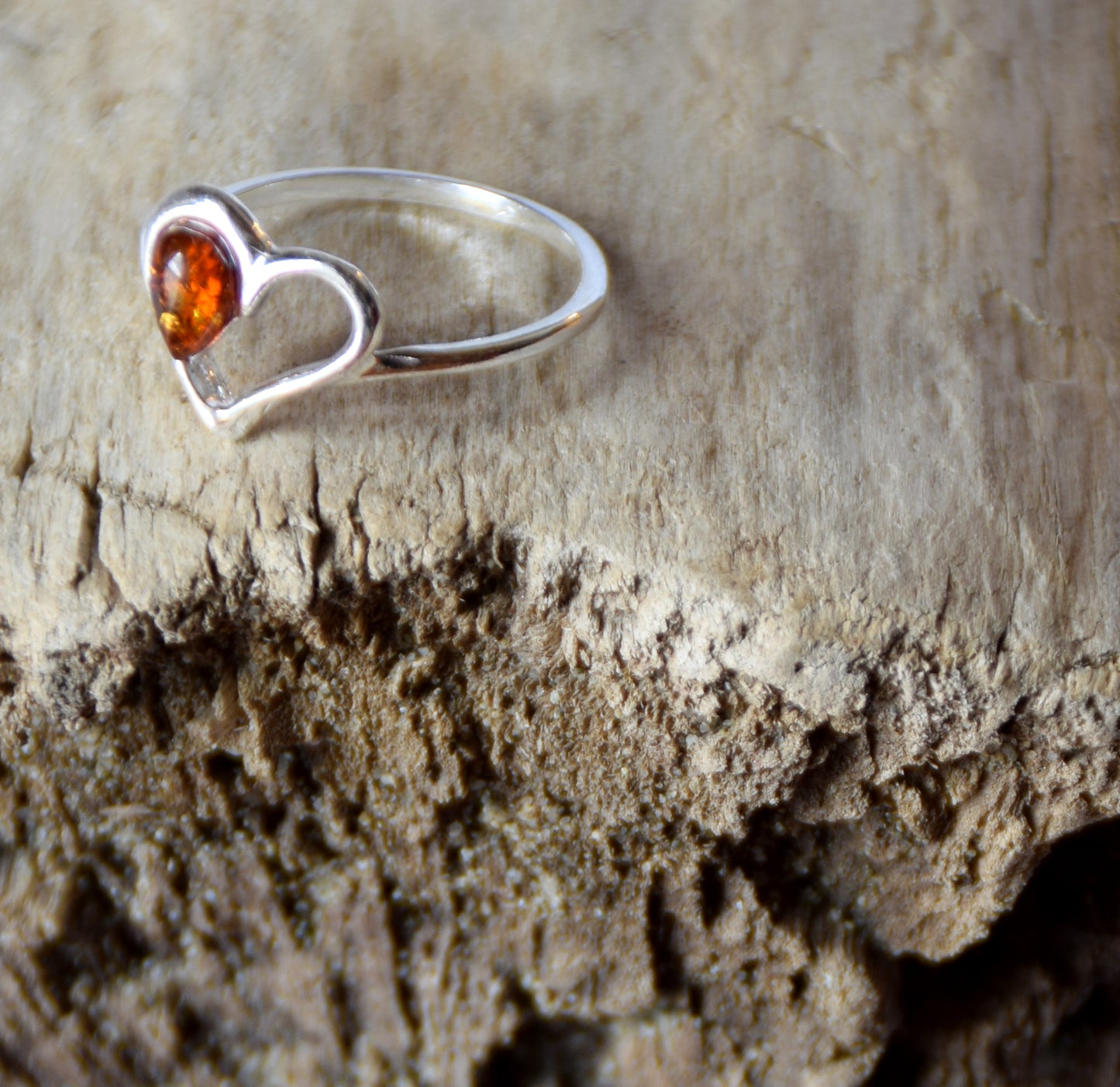 MJ Baltica, ring, natural Baltic Amber, 925 Silver, handcrafted, heart, luminous, delicate, BP101