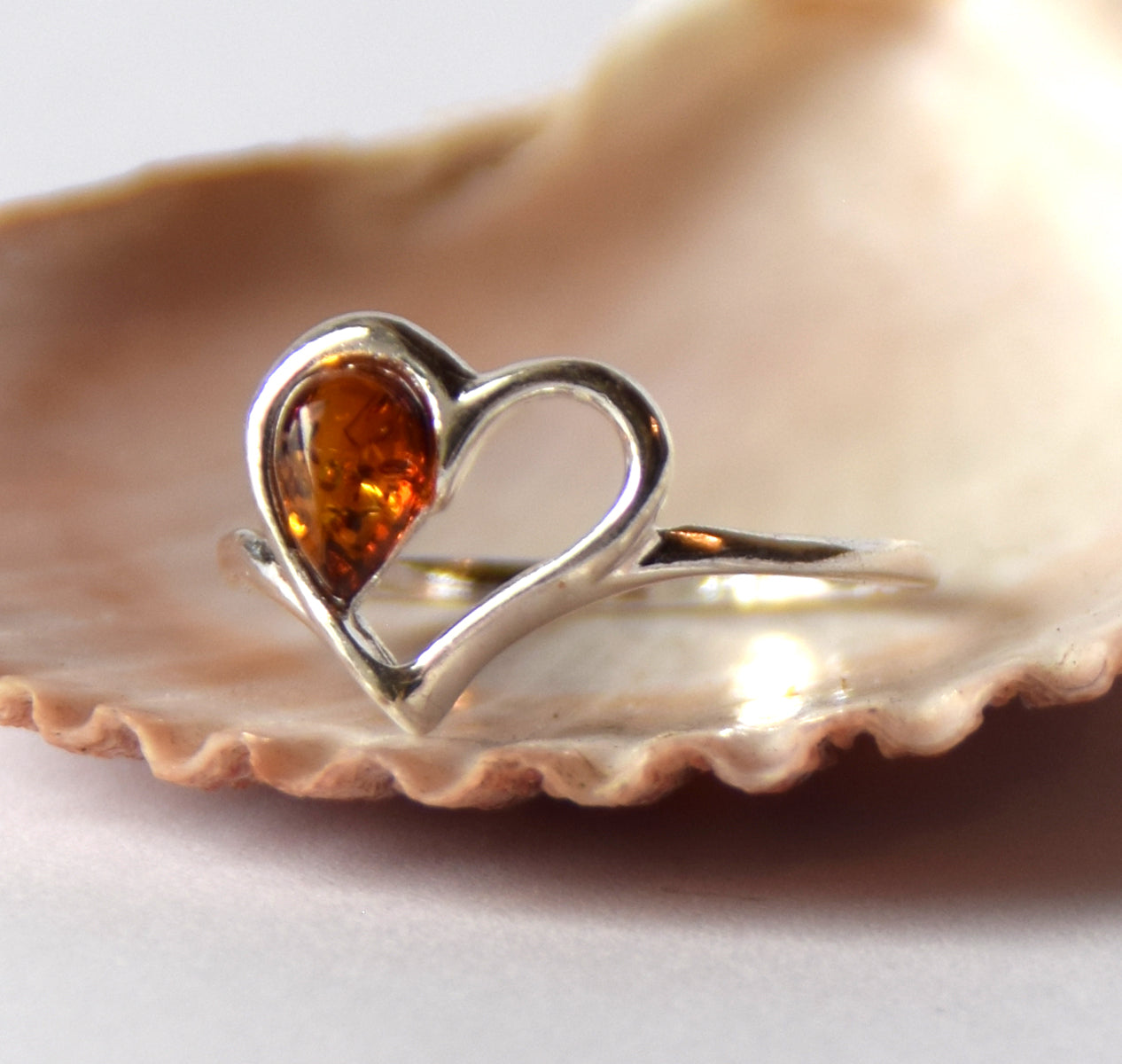 MJ Baltica, ring, natural Baltic Amber, 925 Silver, handcrafted, heart, luminous, delicate, BP101